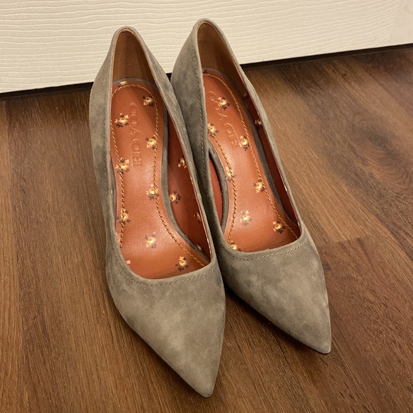 COACH Waverly Pump - Picture 10 of 15